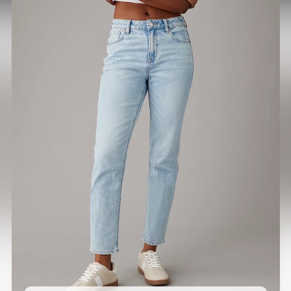 NWT American Eagle strigid Mom jean
